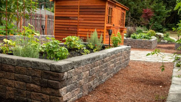 best retaining wall material